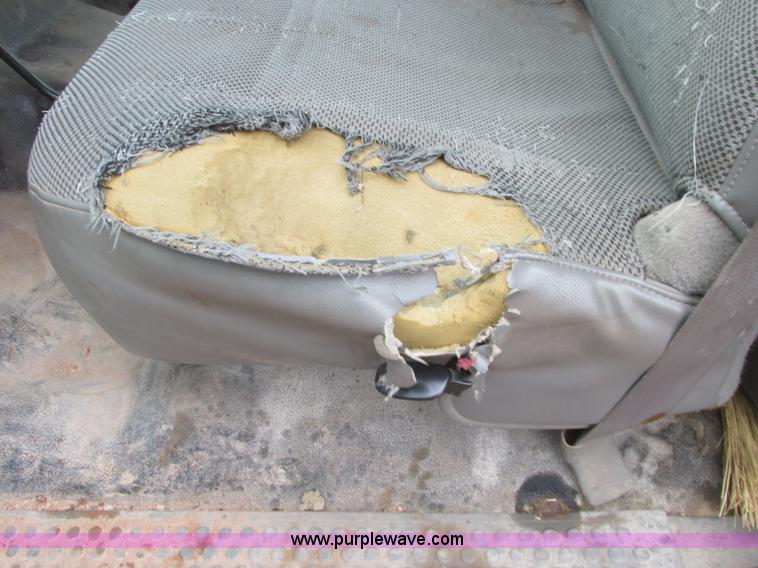 image for item AH9990 2004 Ford F250 Super Duty XL Crew Cab pickup truck