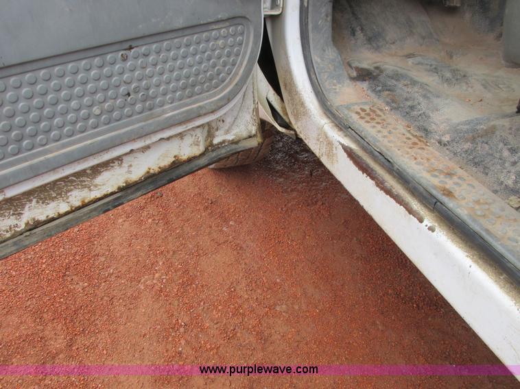 image for item AH9990 2004 Ford F250 Super Duty XL Crew Cab pickup truck