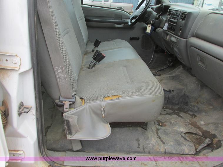 image for item AH9990 2004 Ford F250 Super Duty XL Crew Cab pickup truck