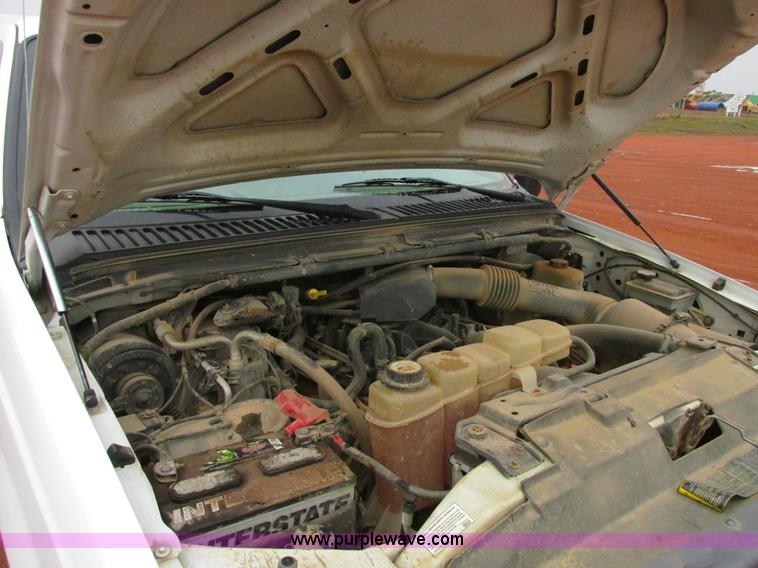 image for item AH9990 2004 Ford F250 Super Duty XL Crew Cab pickup truck