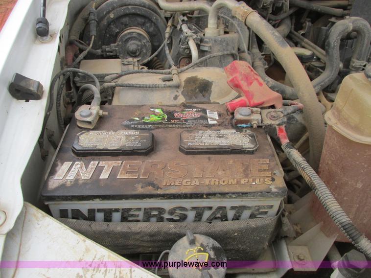 image for item AH9990 2004 Ford F250 Super Duty XL Crew Cab pickup truck