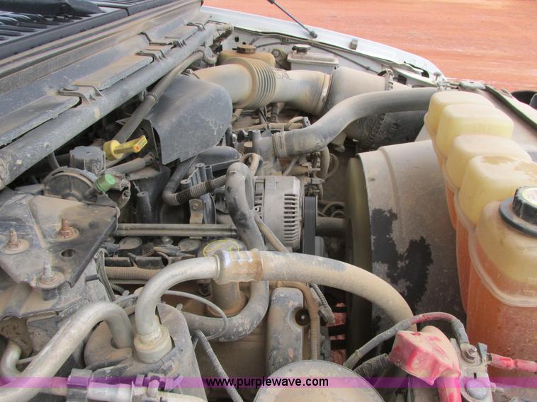 image for item AH9990 2004 Ford F250 Super Duty XL Crew Cab pickup truck