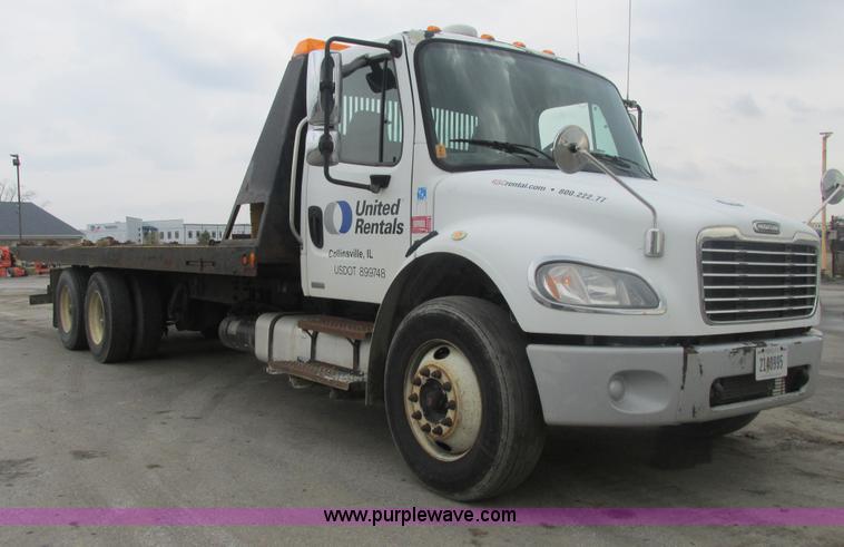 image for item AN9148 2007 Freightliner Business Class M2 rollback truck