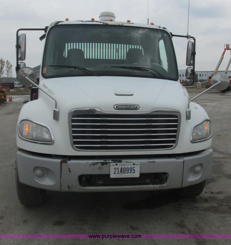 image for item AN9148 2007 Freightliner Business Class M2 rollback truck