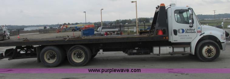 image for item AN9148 2007 Freightliner Business Class M2 rollback truck