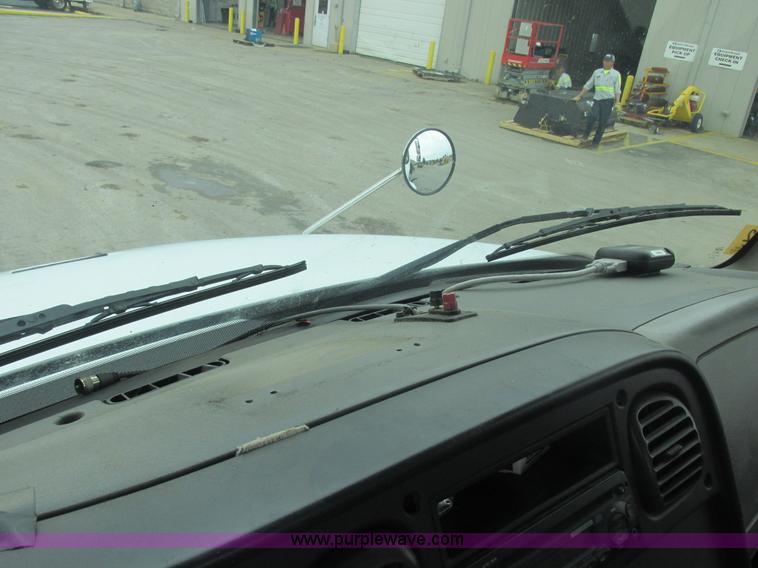 image for item AN9148 2007 Freightliner Business Class M2 rollback truck