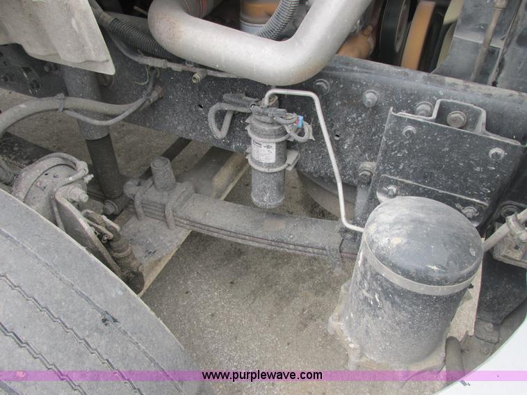 image for item AN9148 2007 Freightliner Business Class M2 rollback truck