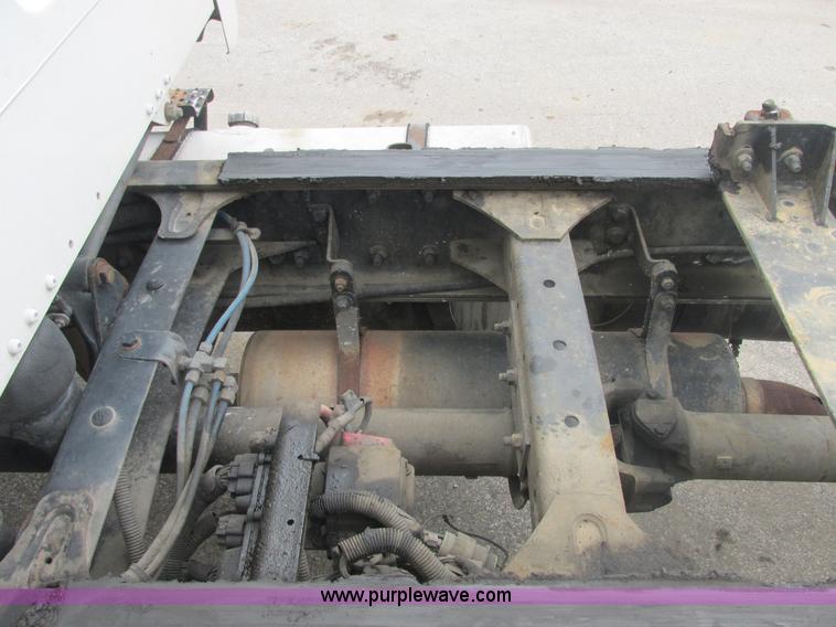 image for item AN9148 2007 Freightliner Business Class M2 rollback truck