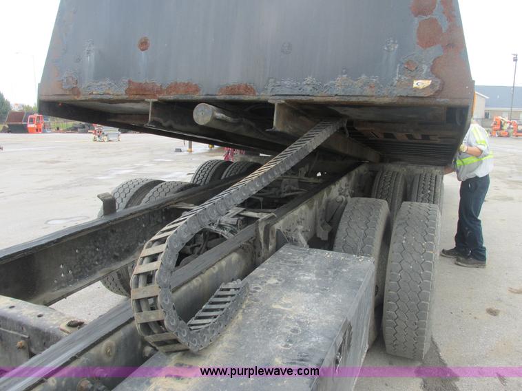 image for item AN9148 2007 Freightliner Business Class M2 rollback truck