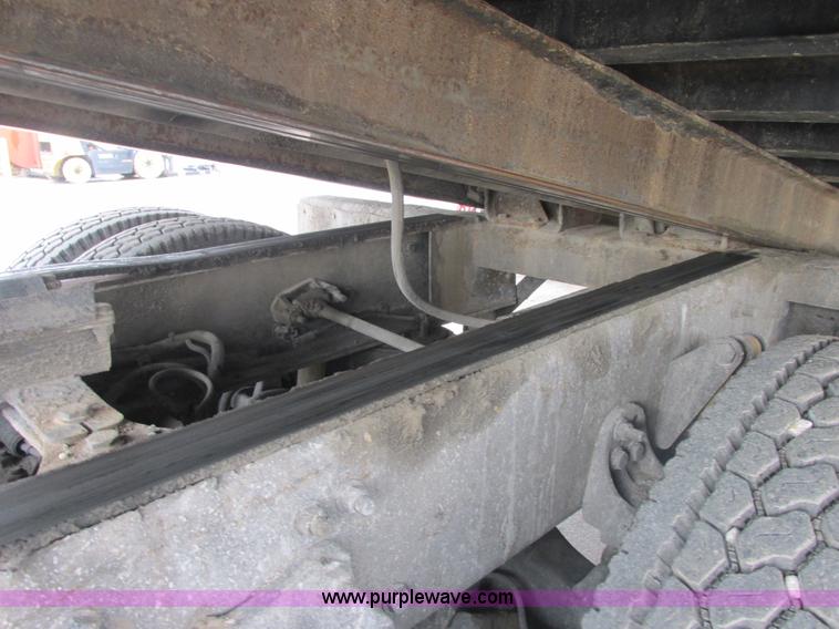 image for item AN9148 2007 Freightliner Business Class M2 rollback truck