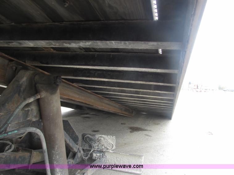 image for item AN9148 2007 Freightliner Business Class M2 rollback truck