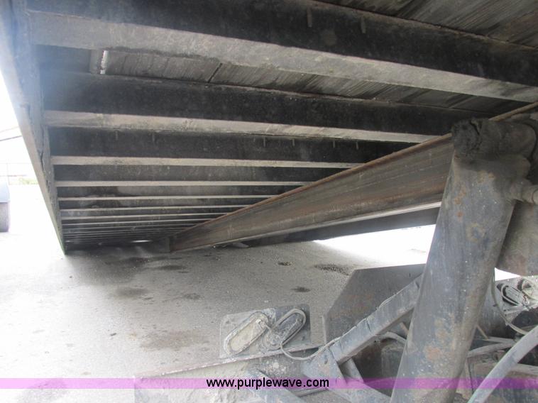 image for item AN9148 2007 Freightliner Business Class M2 rollback truck