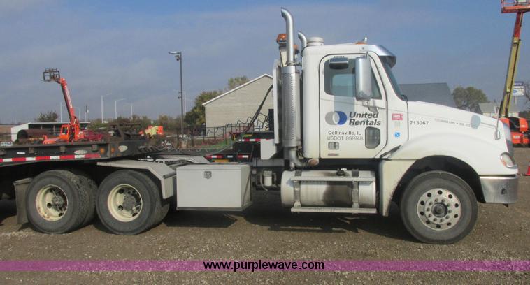 image for item AN9150 2007 Freightliner Columbia semi truck