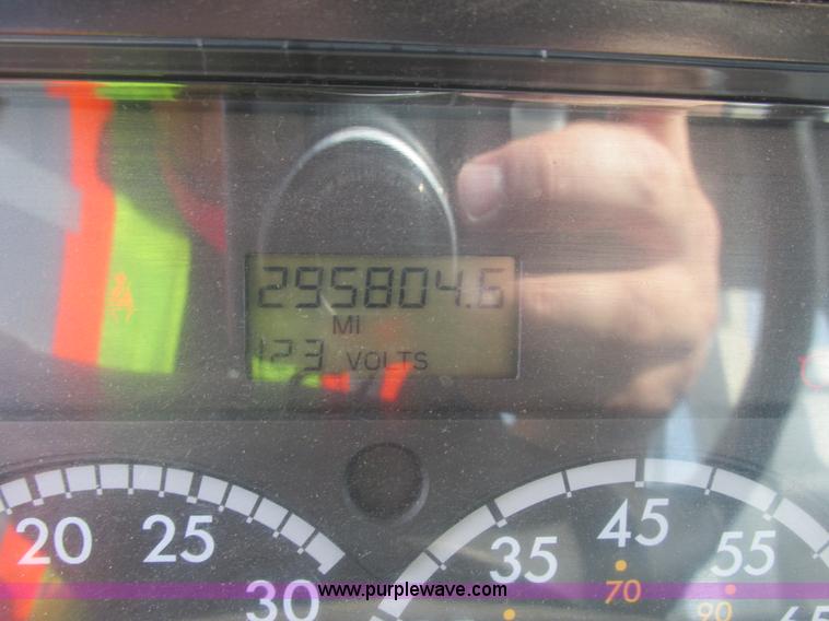 image for item AN9150 2007 Freightliner Columbia semi truck