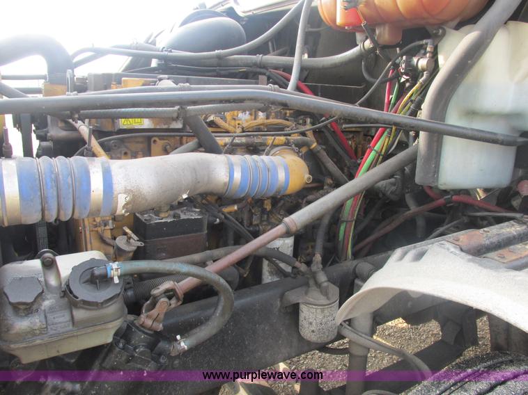 image for item AN9150 2007 Freightliner Columbia semi truck