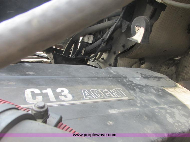 image for item AN9150 2007 Freightliner Columbia semi truck