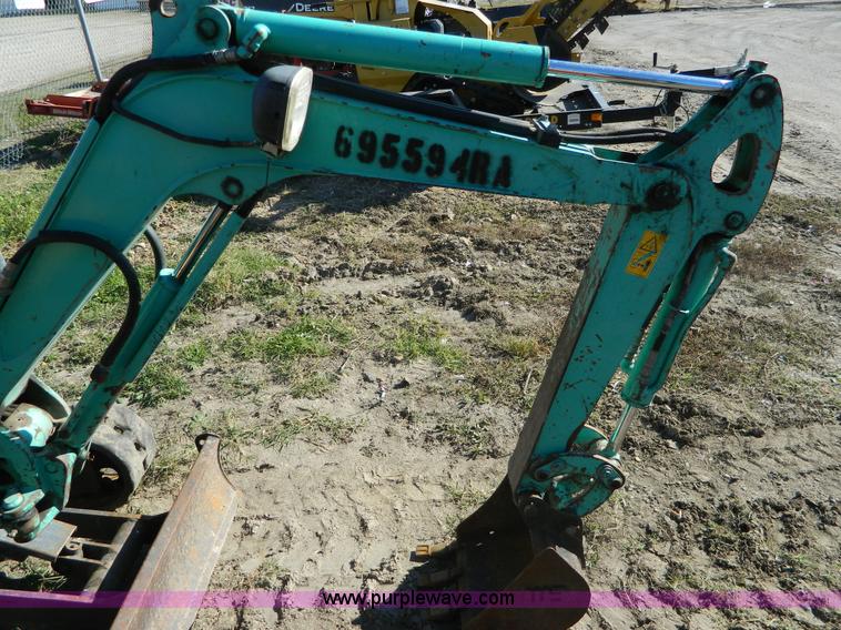 image for item AZ9034 2007 IHI 9NX2 mini excavator