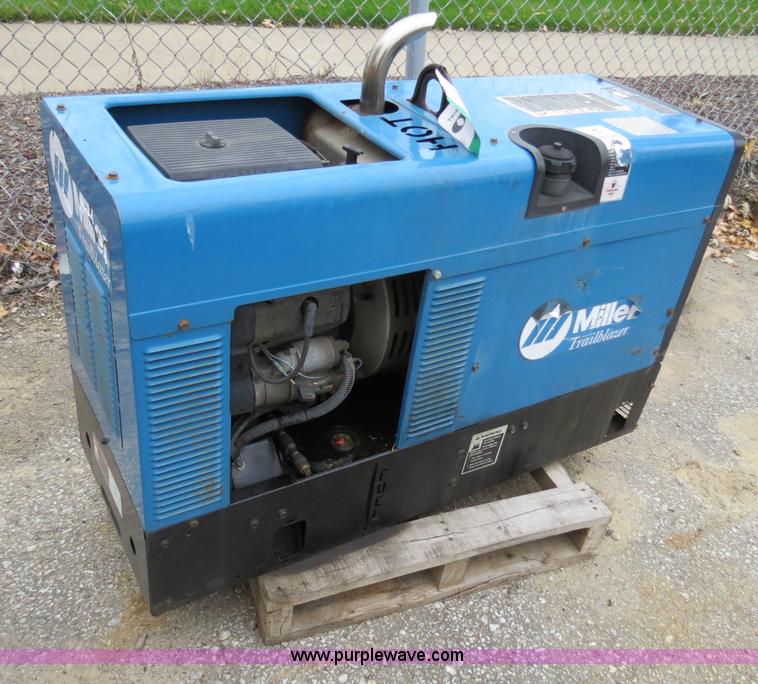 image for item B4776 2002 Miller Trailblazer 301G welder/generator