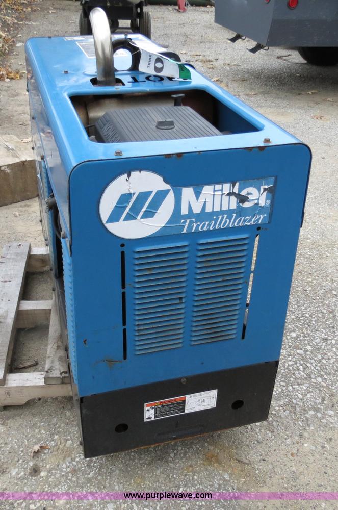 image for item B4776 2002 Miller Trailblazer 301G welder/generator