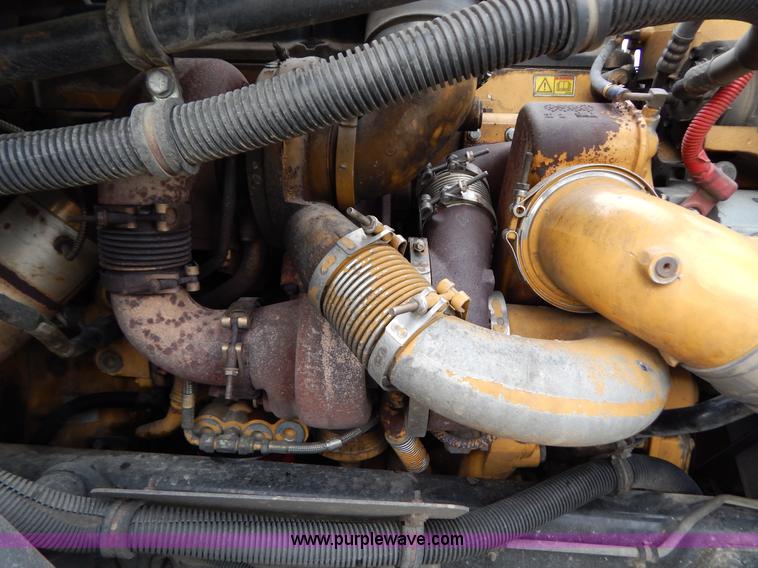 image for item B5980 2007 Freightliner Columbia semi truck