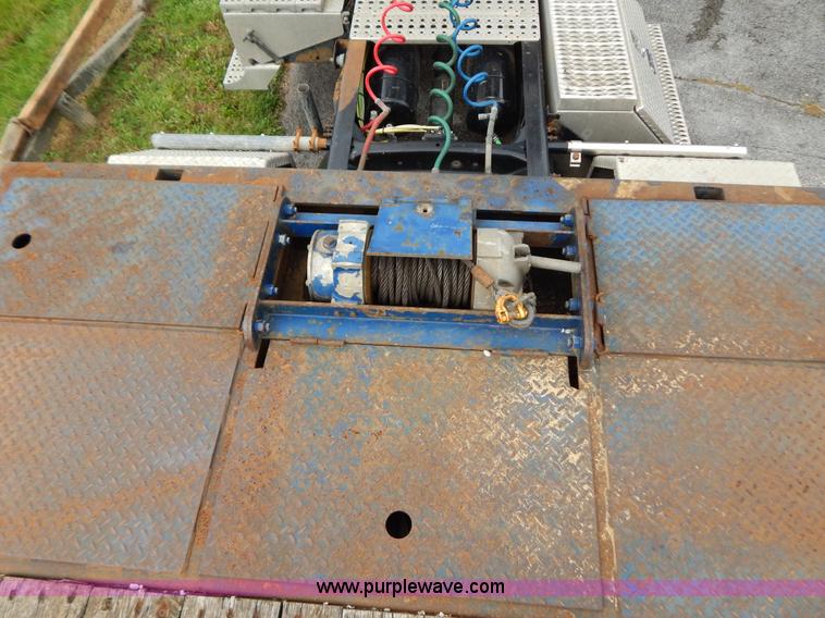 image for item B5981 2007 Trail-Eze TE80XT Hydratail trailer