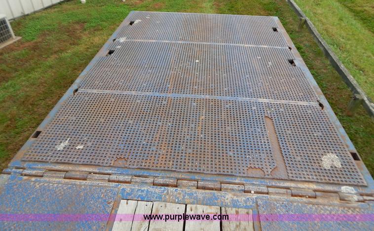 image for item B5981 2007 Trail-Eze TE80XT Hydratail trailer