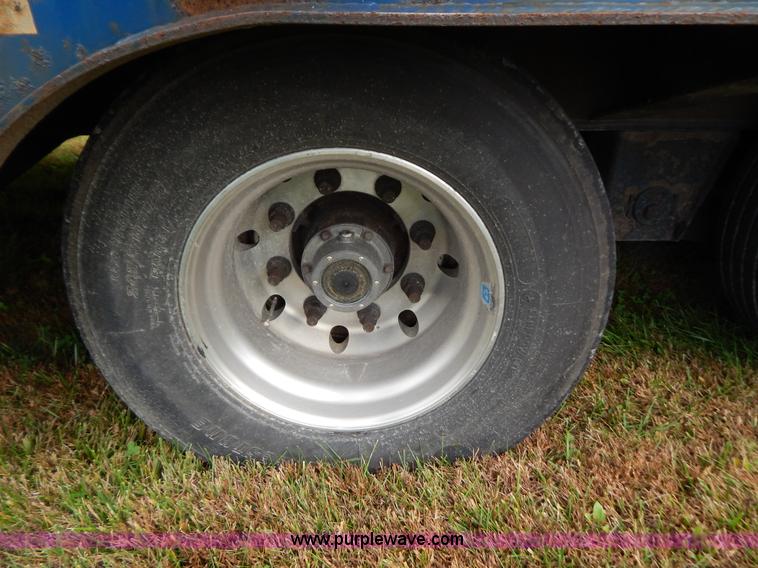 image for item B5981 2007 Trail-Eze TE80XT Hydratail trailer