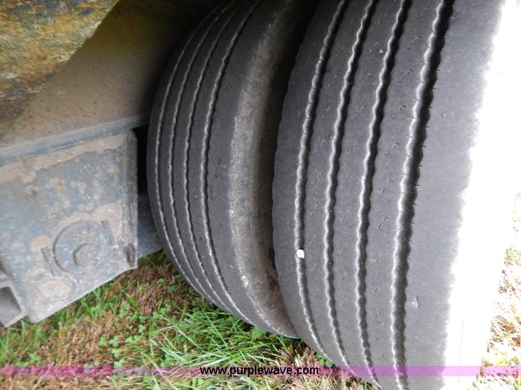 image for item B5981 2007 Trail-Eze TE80XT Hydratail trailer