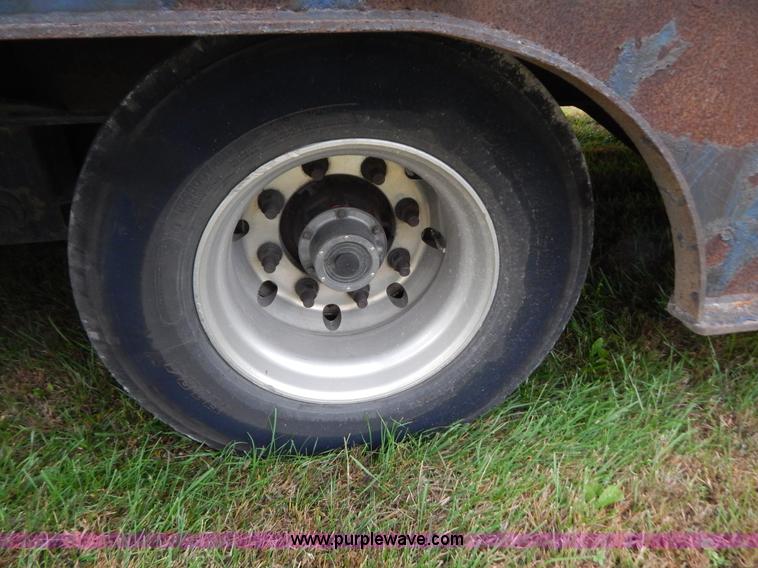 image for item B5981 2007 Trail-Eze TE80XT Hydratail trailer