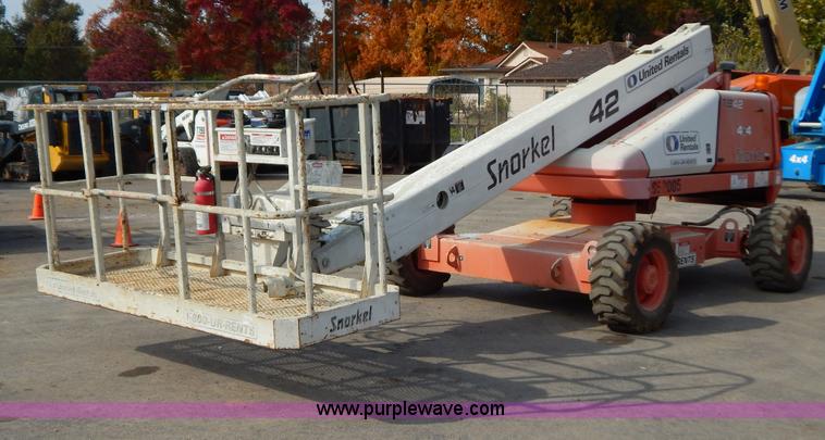 image for item B5984 2007 Snorkel TB42DZ boom lift