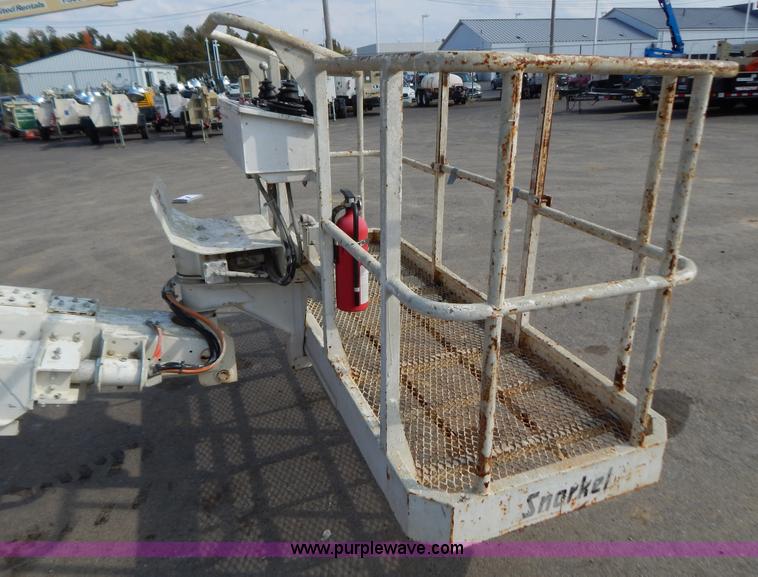 image for item B5984 2007 Snorkel TB42DZ boom lift