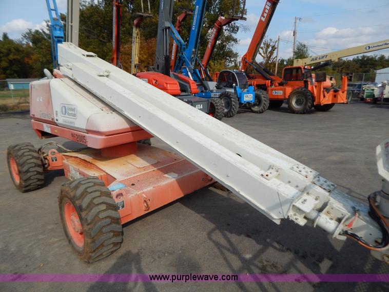 image for item B5984 2007 Snorkel TB42DZ boom lift