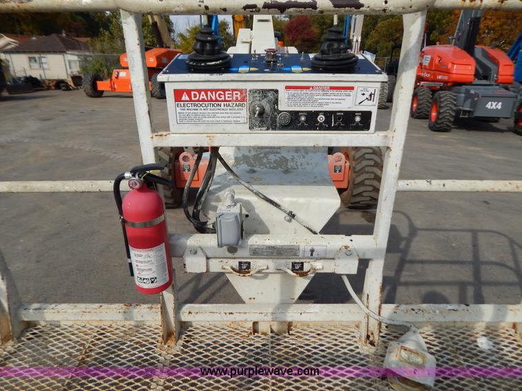 image for item B5984 2007 Snorkel TB42DZ boom lift