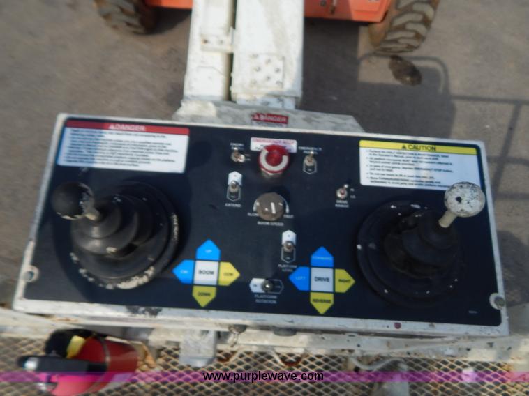 image for item B5984 2007 Snorkel TB42DZ boom lift