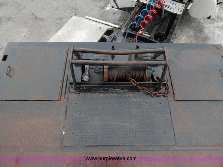 image for item B5987 2005 Ledwell LW53 HT3-10-PB Hydratail triple axle trailer