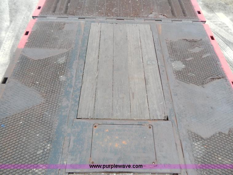 image for item B5987 2005 Ledwell LW53 HT3-10-PB Hydratail triple axle trailer