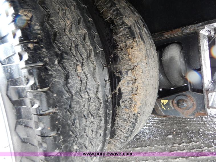 image for item B5987 2005 Ledwell LW53 HT3-10-PB Hydratail triple axle trailer