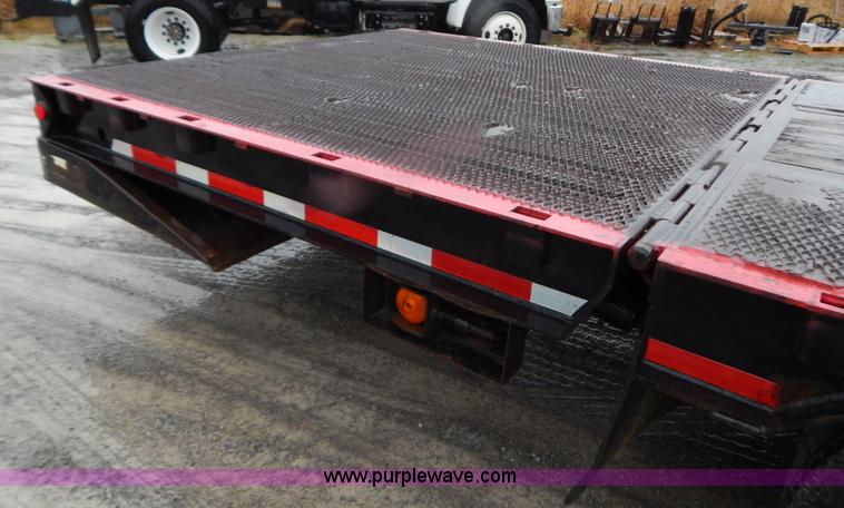 image for item B5987 2005 Ledwell LW53 HT3-10-PB Hydratail triple axle trailer
