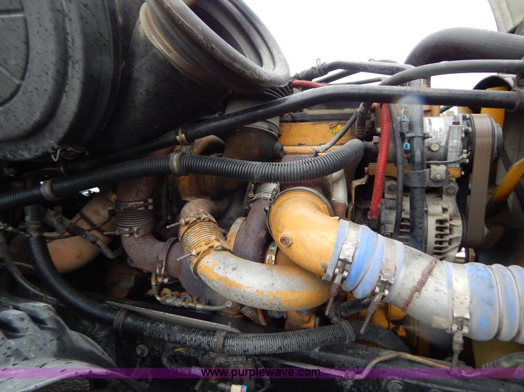 image for item B5988 2007 Freightliner Columbia CL120ST semi truck