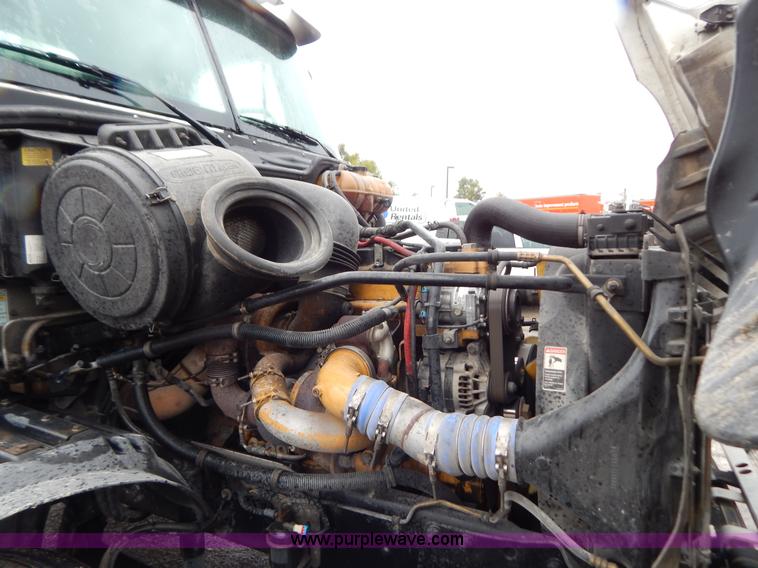 image for item B5988 2007 Freightliner Columbia CL120ST semi truck