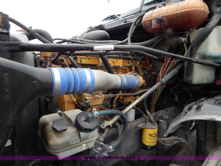 image for item B5988 2007 Freightliner Columbia CL120ST semi truck