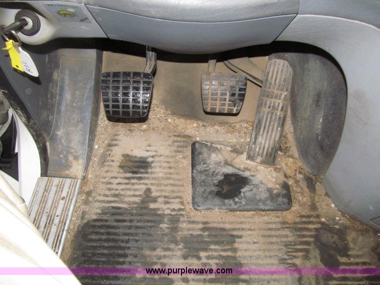 image for item E4621 2007 Freightliner Columbia 120ST semi truck