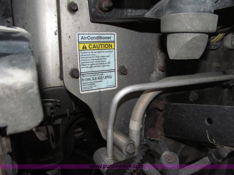 image for item E4621 2007 Freightliner Columbia 120ST semi truck