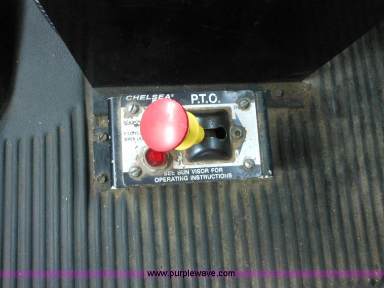 image for item E7434 2005 Freightliner Columbia semi truck