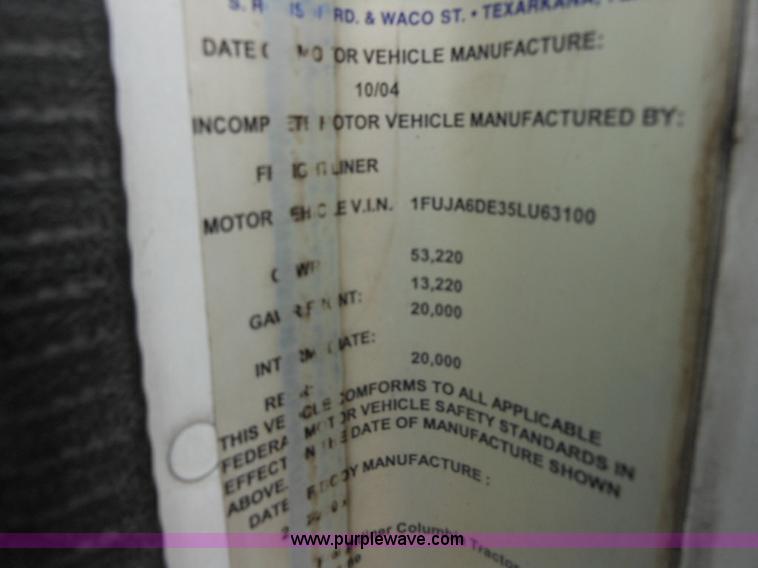 image for item E7434 2005 Freightliner Columbia semi truck