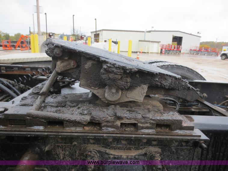 image for item F8009 2007 Freightliner Columbia semi truck