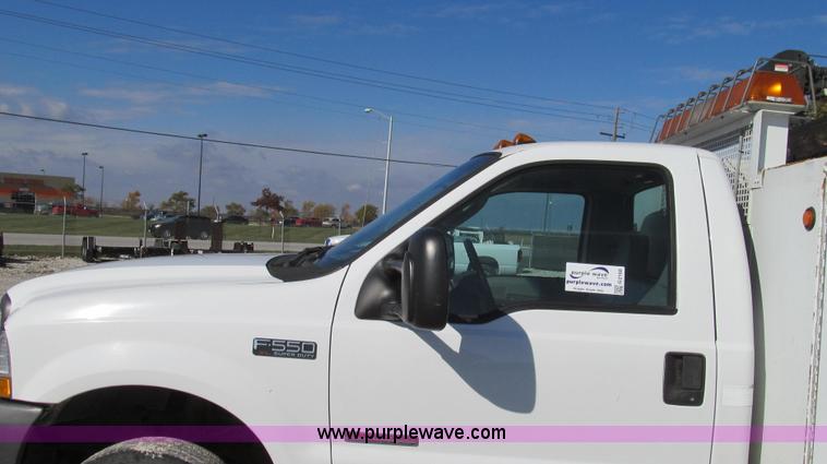 image for item G2168 2004 Ford F550 XL service truck with crane