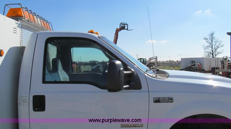 image for item G2168 2004 Ford F550 XL service truck with crane