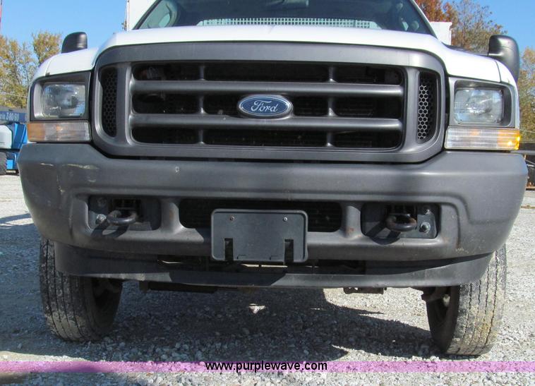 image for item G2168 2004 Ford F550 XL service truck with crane