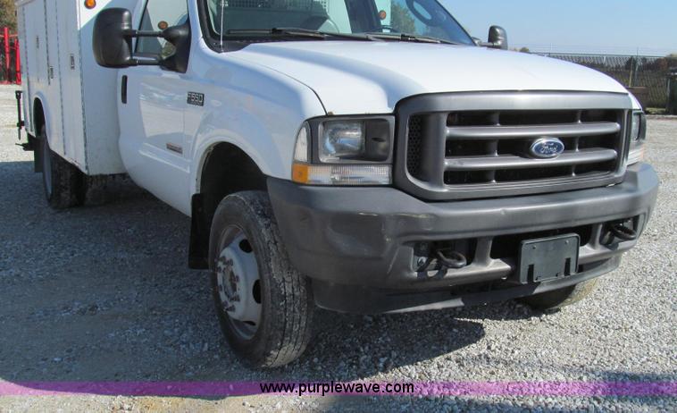 image for item G2168 2004 Ford F550 XL service truck with crane